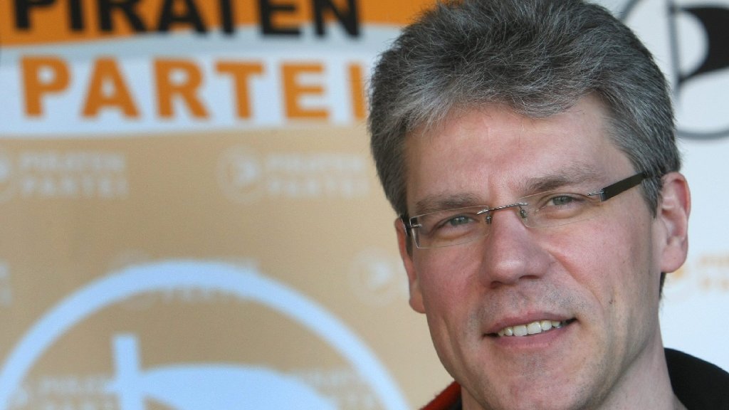 Bundesparteitag in Würzburg: Piraten bestätigen Vorsitzenden Körner im Amt