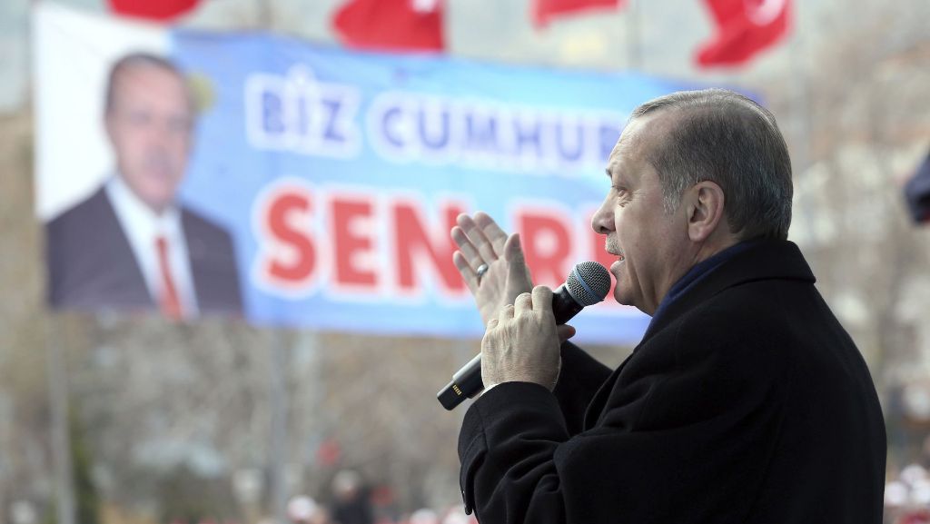 Umstrittenes Verfassungsreferendum: Wahllokale für Türken in Deutschland nur bei guter Führung