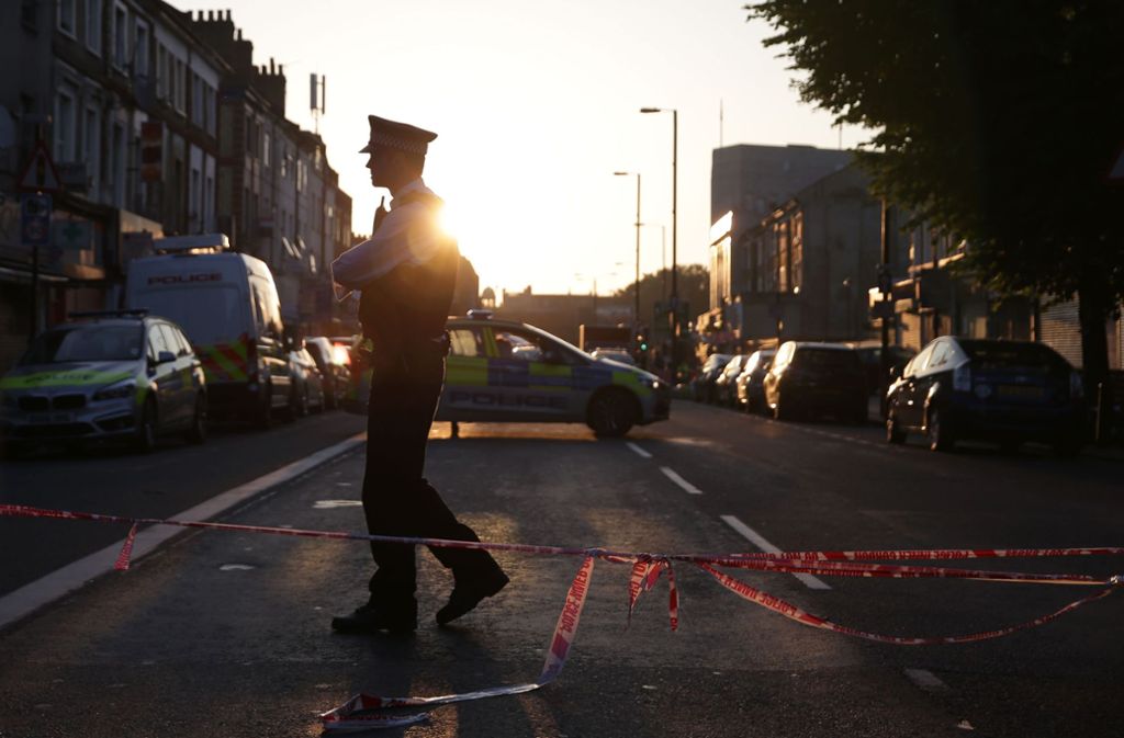 Im Londoner Stadtteil Finsbury Park hat es nach Polizeiangaben einen schweren Zwischenfall mit mehreren Opfern gegeben.