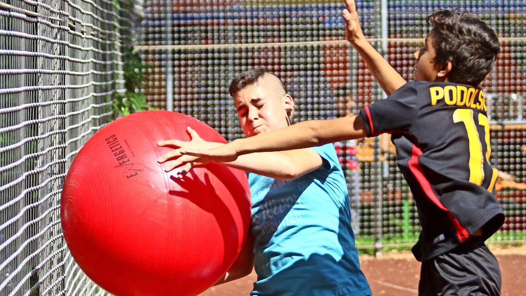 Monsterball-Turnier in Sindelfingen: Im Kampf um den riesigen Ball