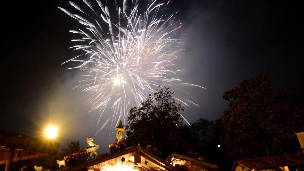 Cannstatter Wasen : Feuerwerk beendet das Volksfest