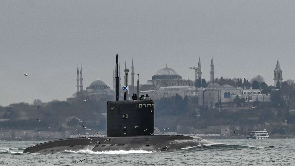 Kriegsschiffe im Bosporus: So umgeht Russland internationales Recht in der Ukraine-Krise