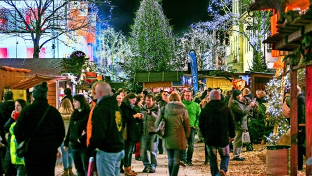 Weihnachtsmarkt und Weihnachtsshoppen in Göppingen: Viele Händler enttäuscht über Einkaufsnacht