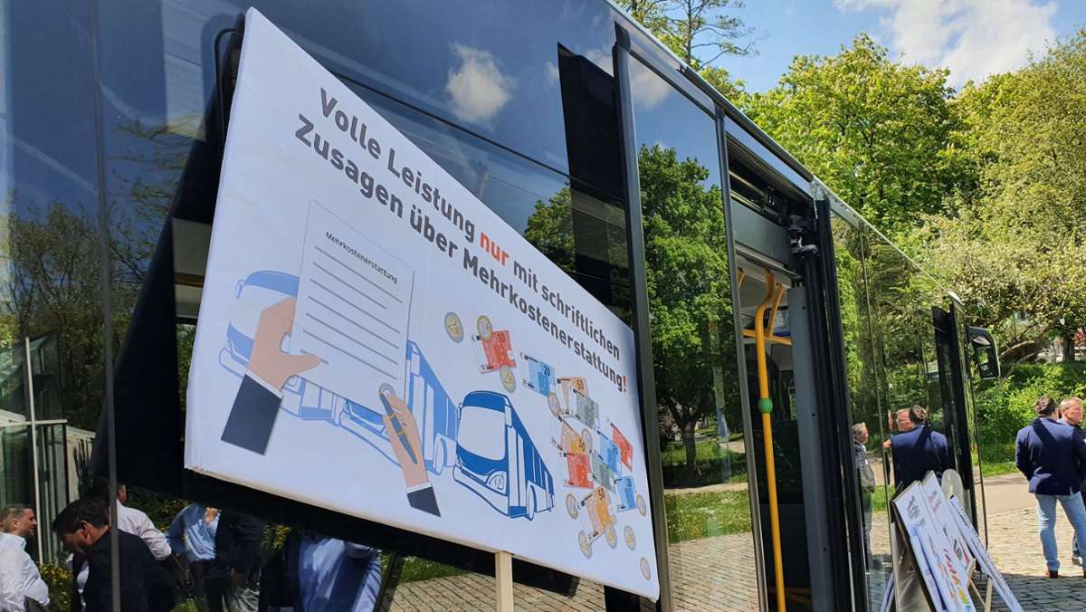 Protestaktion in Baden-Württemberg: Zu teurer Diesel: Busse bleiben stehen