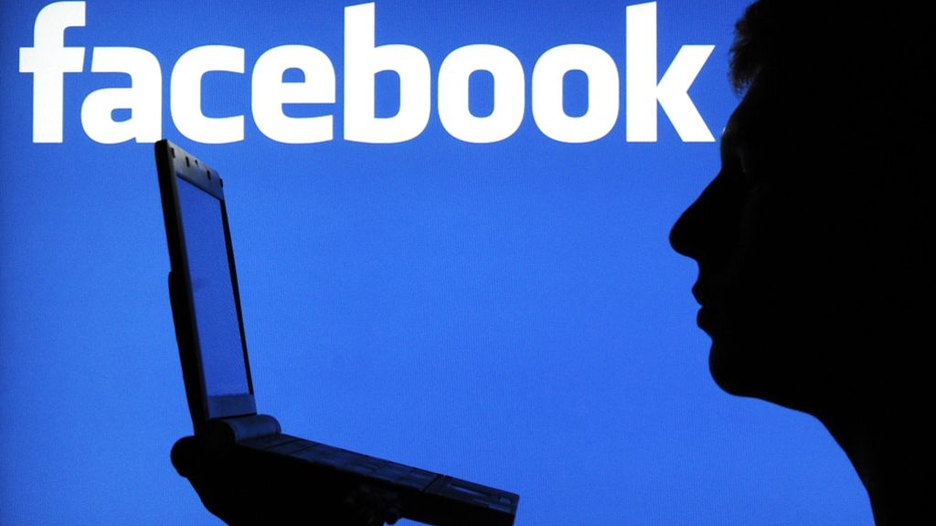 Streit um Auschwitz-Post bei Facebook: Mitarbeiter kann bei Bahn bleiben