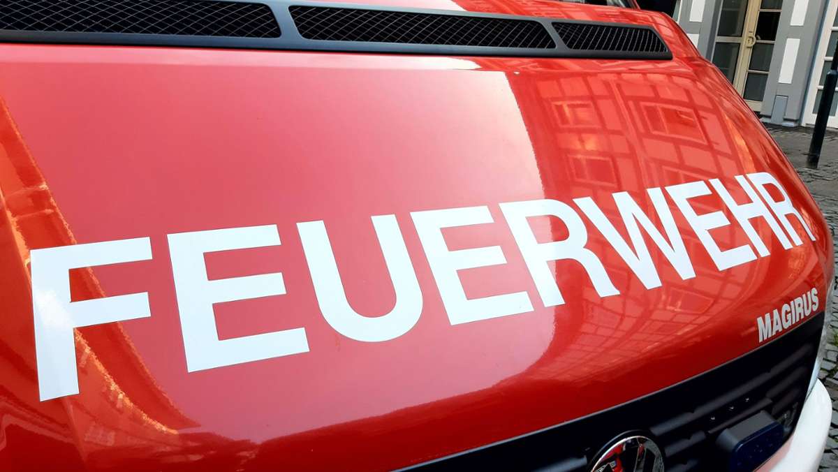 Brand in Blaubeuren: Autotransporter in Flammen – immenser Schaden