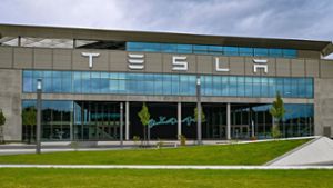 Werk in Grünheide: Tesla will 400 Stellen streichen