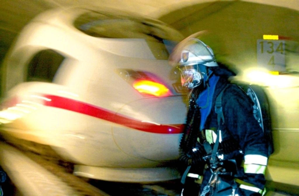 Die Fachleute verlangen von der Bahn mehr Sicherheit im Tunnel.