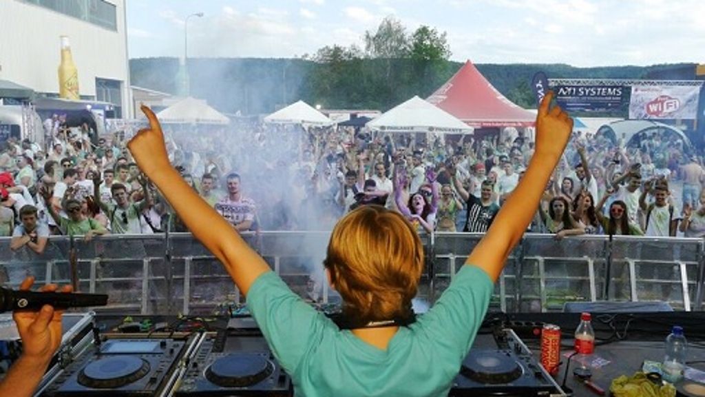 Deutschlands jüngster DJ aus Stuttgart: Nach der Schule an die Regler