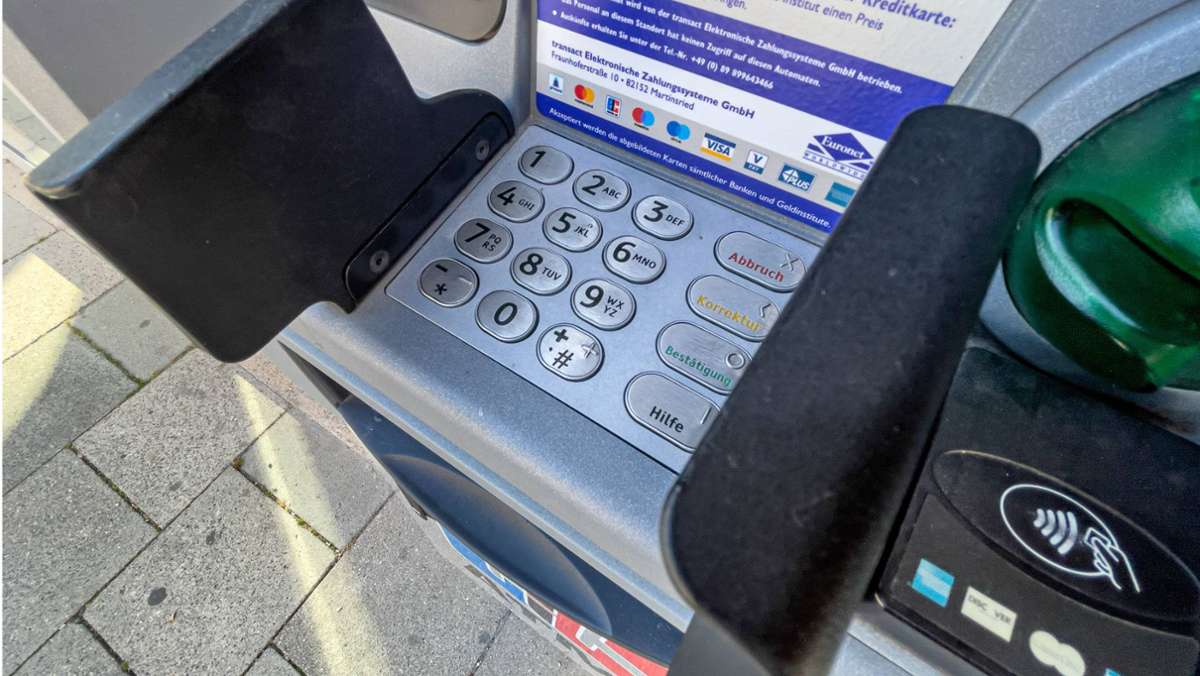 Raubdelikt in Stuttgart: Brutaler Überfall am Bankomaten geklärt