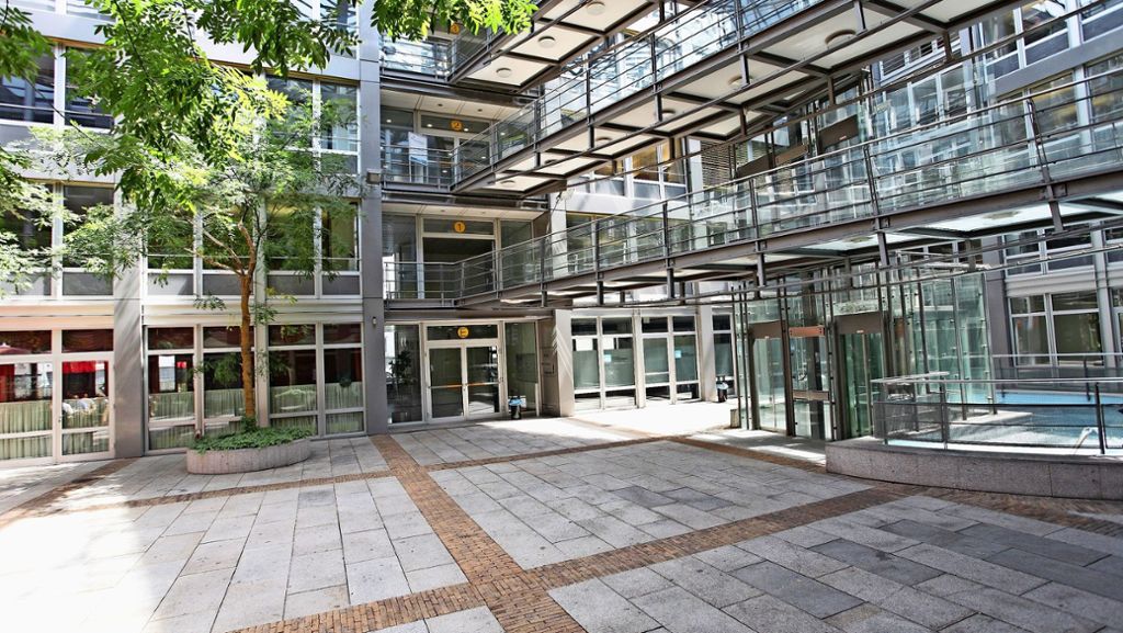 Stuttgart West FOM Hochschule: Neue Bachelors in Sachen Pflege und soziale Arbeit