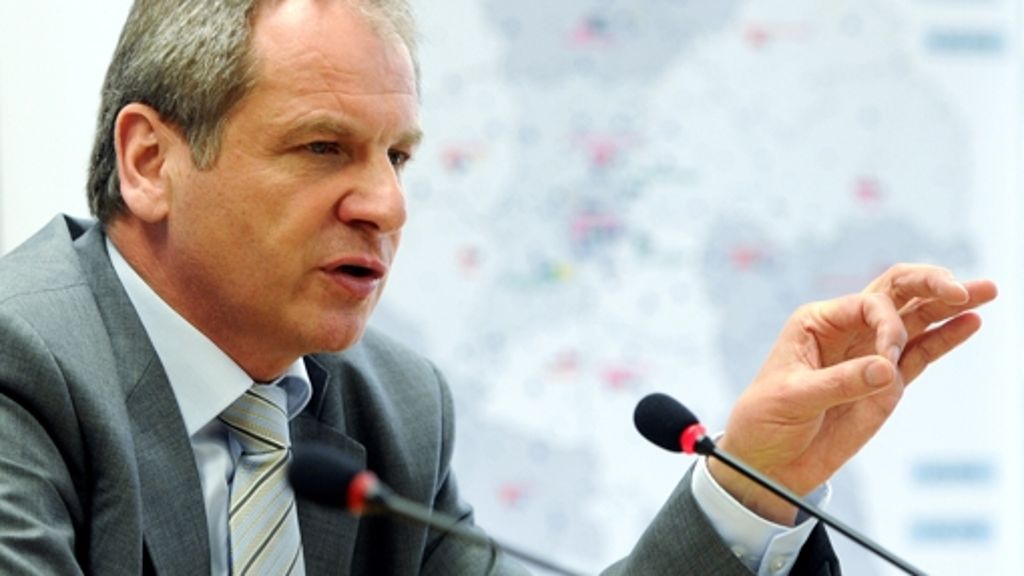 Tagung in Ludwigsburg: Innenminister Gall mit Torte beworfen