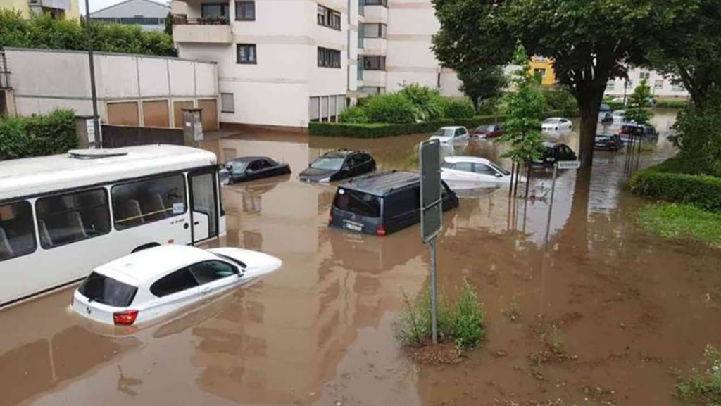 Baden-Württemberg: Gewitter lassen nicht nach – etliche Straßen überflutet