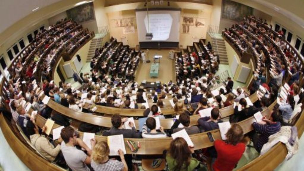 Hochschulen: Seehofer prüft die Studiengebühren