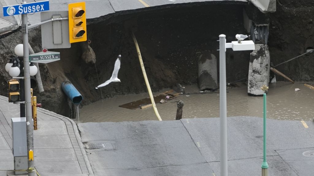 Kanada: Massiver Krater verschluckt Straße in Ottawa