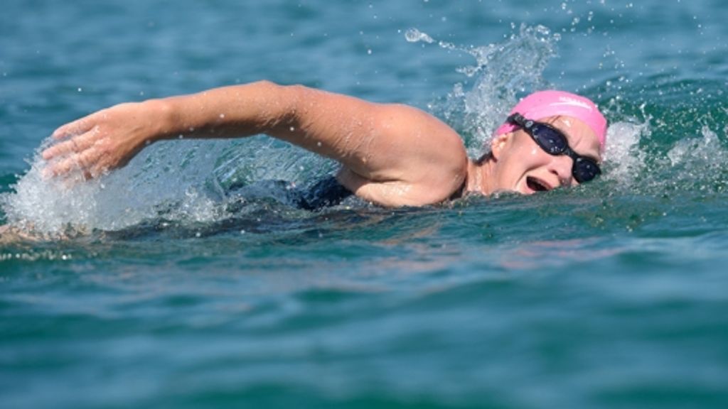 Bodensee-Umrundung: Extremschwimmerin gibt nach 36 Stunden auf