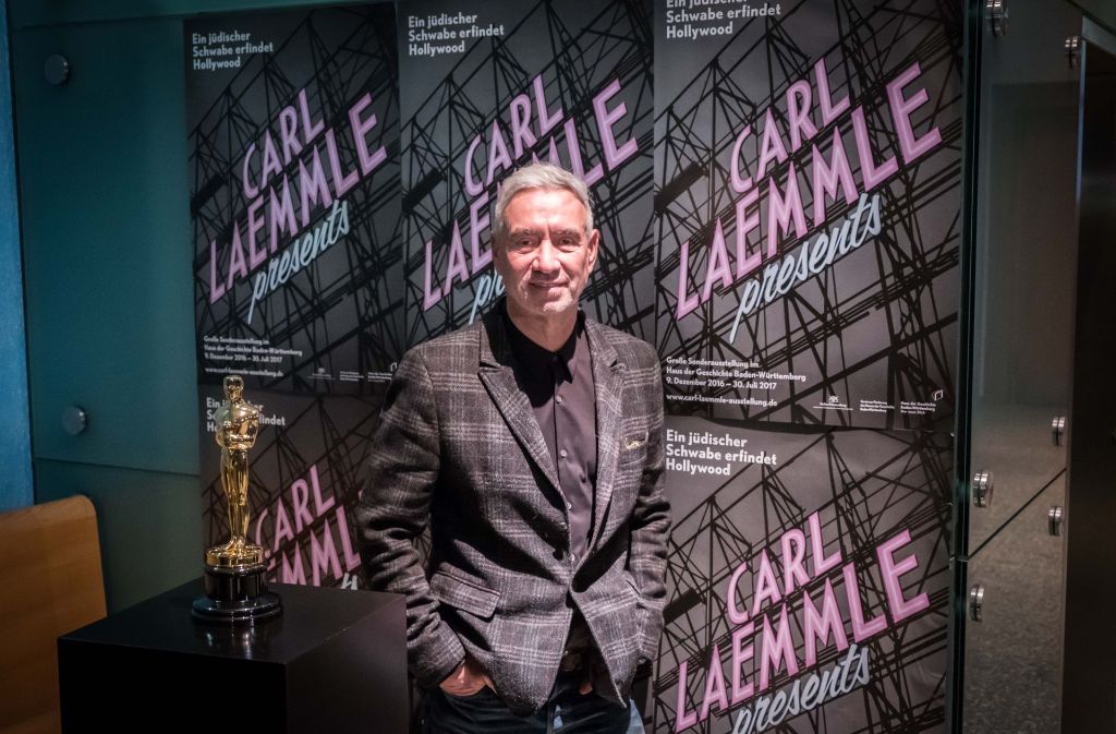 Regisseur Roland Emmerich hat die Carl-Laemmle-Ausstellung besucht.
