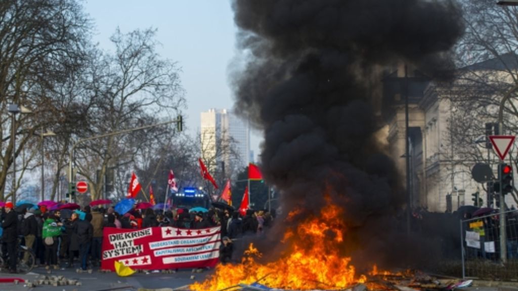 Demos in Frankfurt: Blockupy-Bündnis kritisiert Gewalttaten