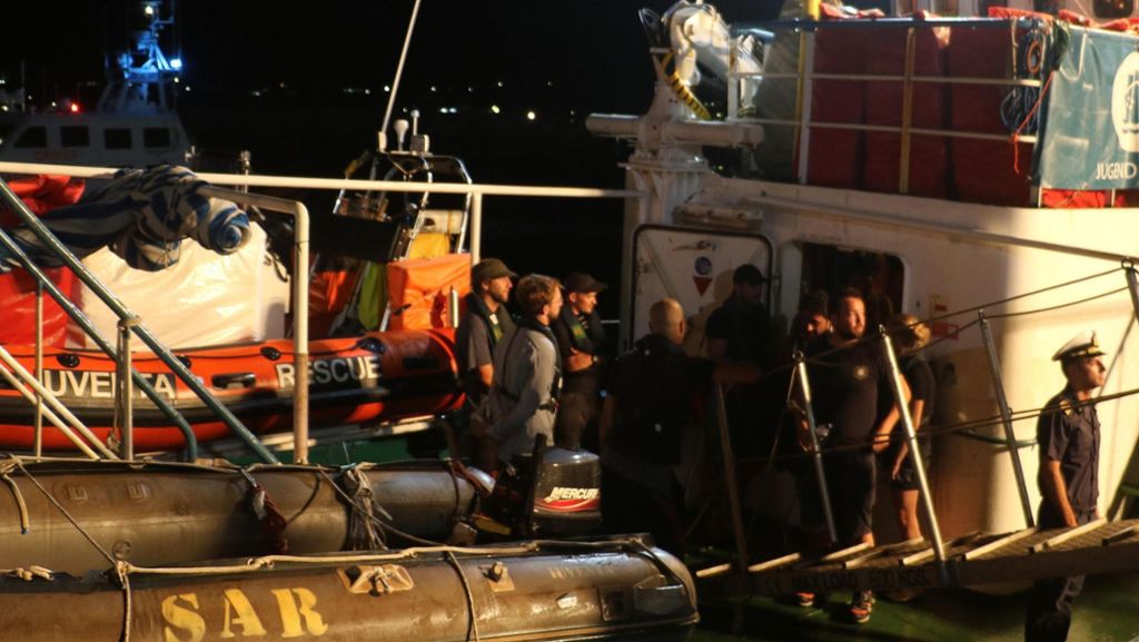 Seenotretter im Mittelmeer kontrolliert: Demonstration der Macht