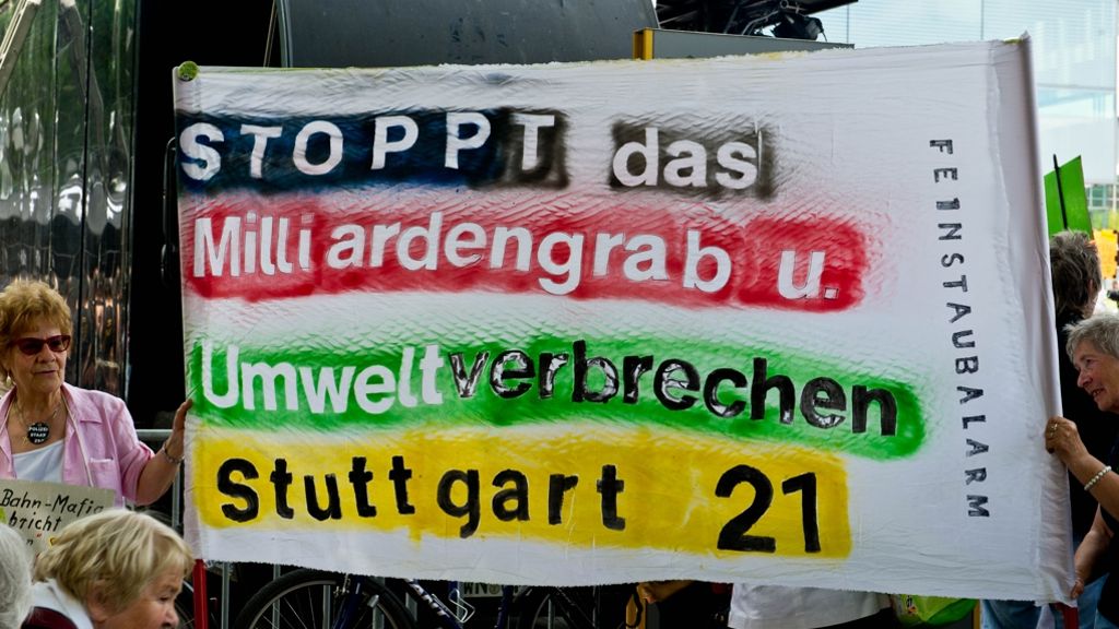 Stuttgart 21: Friedlicher Protest auf dem Schlossplatz