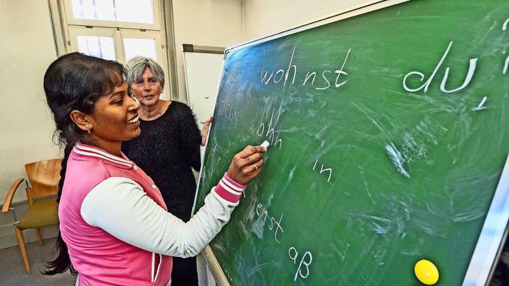 Flüchtlinge und Migranten in Stuttgart: Stadt organisiert Sprachkurssystem neu