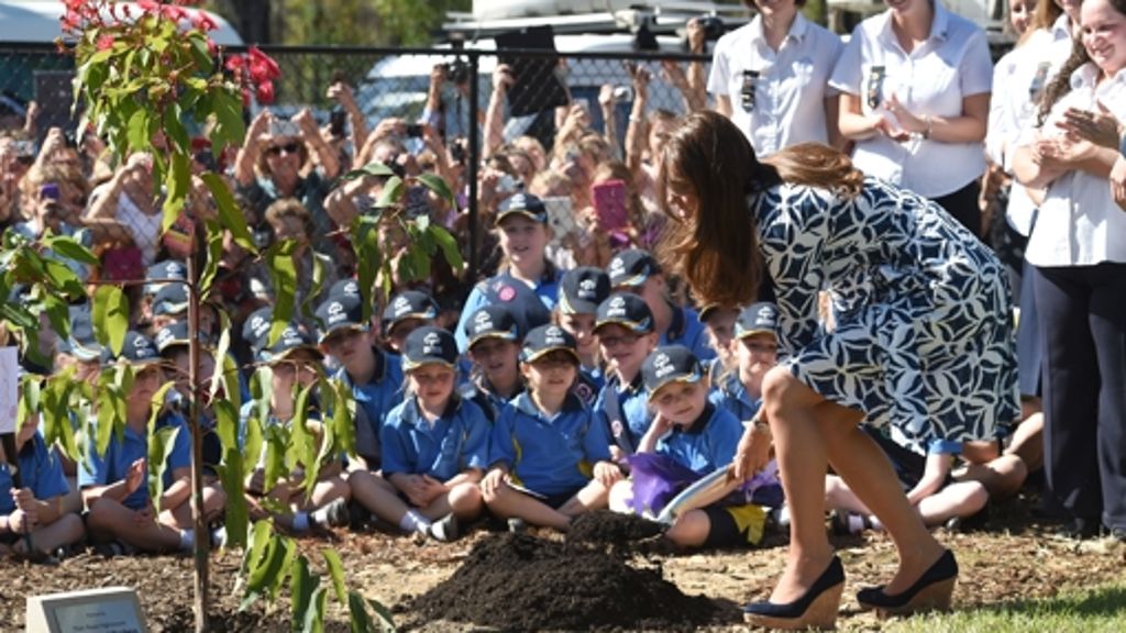 Kate und William in Australien: Bäumchen pflanzen und Hände schütteln