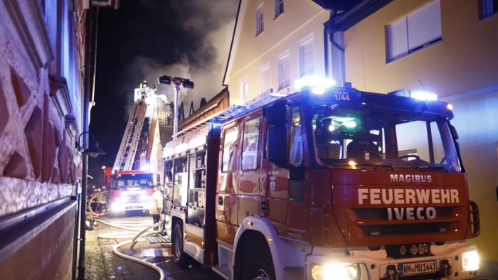Hoher Sachschaden bei Dachstuhlbrand in Murrhardt