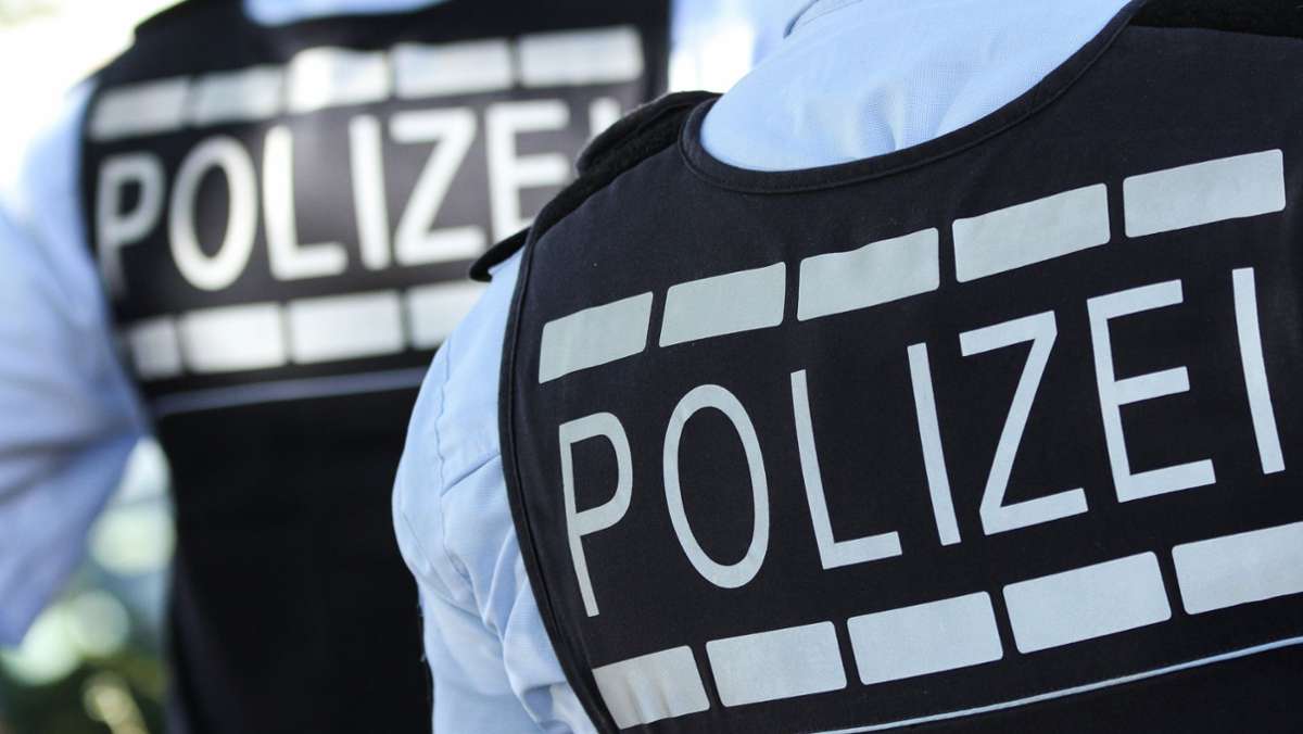 Am Flughafen Memmingen: Unhöflicher Passagier muss Flugzeug mit Polizei verlassen