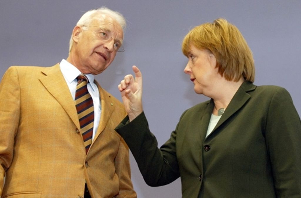Edmund Stoiber (l.), bayrischer Ministerpräsident, und FDP Vorsitzender Guido Westerwelle unterstützen die CDU-Spitzenkandidatin.