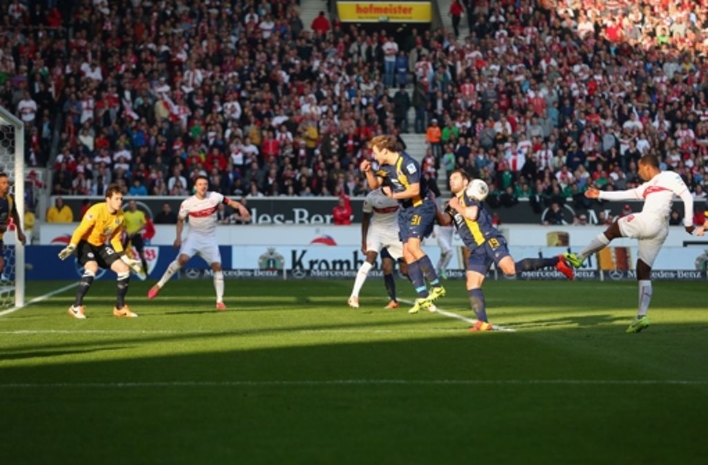 Gegen Eintracht Braunschweig erreicht die Mannschaft am 8. März zwar ein 2:2-Unentschieden, doch die Punkte sind verschenkt. Das Team verspielt in den letzten Minuten die Führung. Zu wenig für den Vorstand des Vereins.