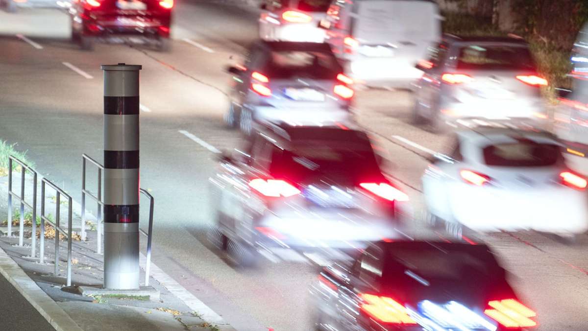 Bußgeld durch Blitzer: Autofahrer haben Anspruch auf Einsicht in Wartungsnachweise