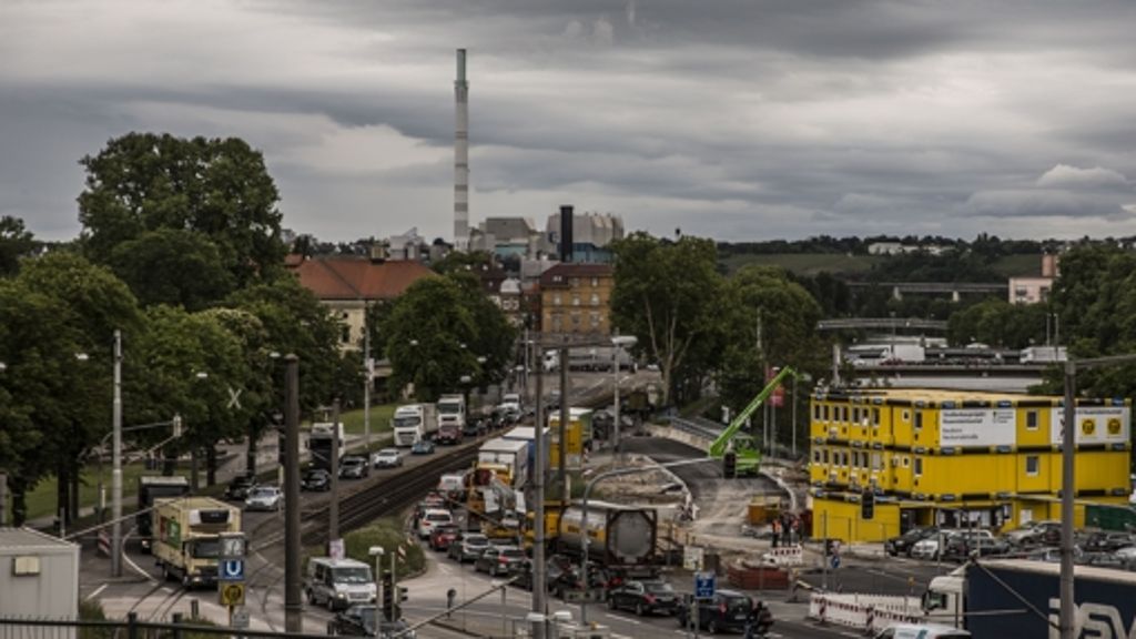 Neckartalstraße in Bad Cannstatt: Verkehrsführung geändert