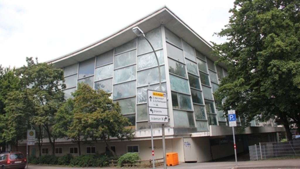 Sanierung des Hallenbades in Stuttgart-Feuerbach: Asbesthaltiger Kitt  bringt den Zeitplan durcheinander