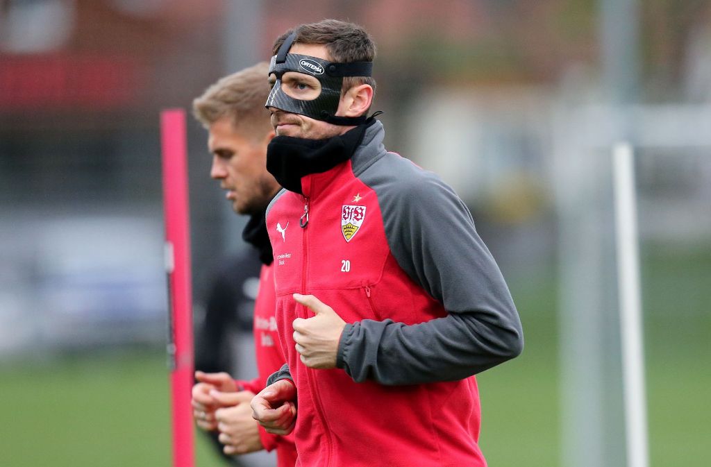 Christian Gentner trainiert nach seiner schweren Gesichtsverletzung wieder mit der Mannschaft des VfB Stuttgart.