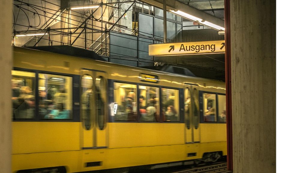 Unfall in Stuttgart-Plieningen: Stadtbahn überrollt Mann