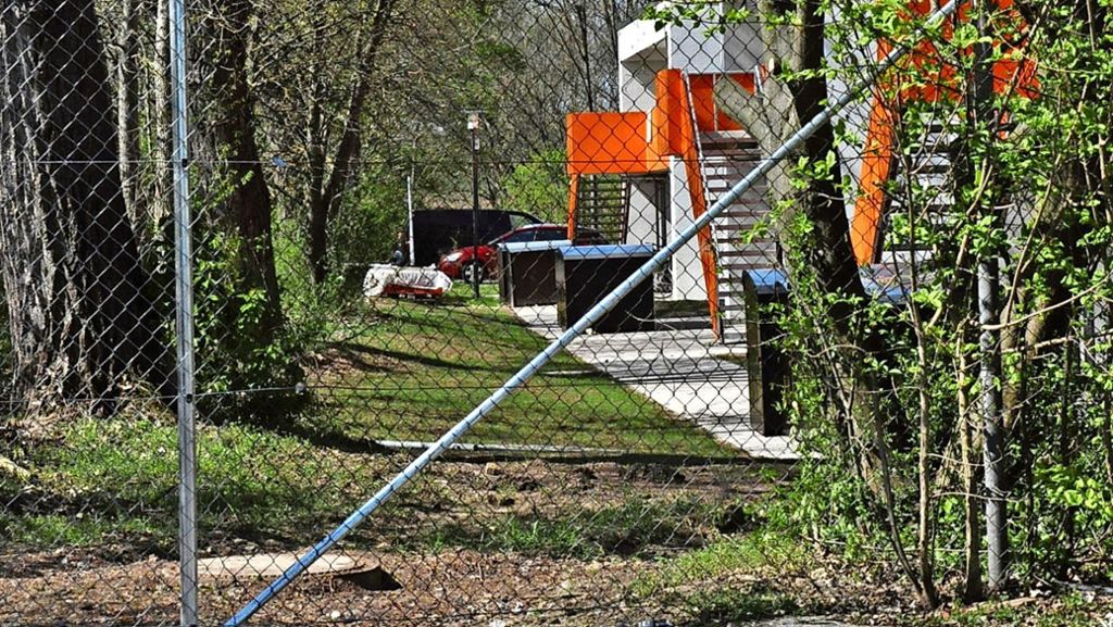 Flüchtlingsunterkunft in Stuttgart-Hausen: Zaun und Eidechsen behalten ihre Ruhe