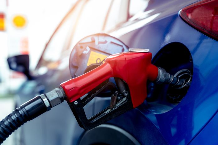 Wer aktuell tanken geht, merkt schnell, dass die Kraftstoffpreise stark gestiegen sind. Aber warum ist das so?