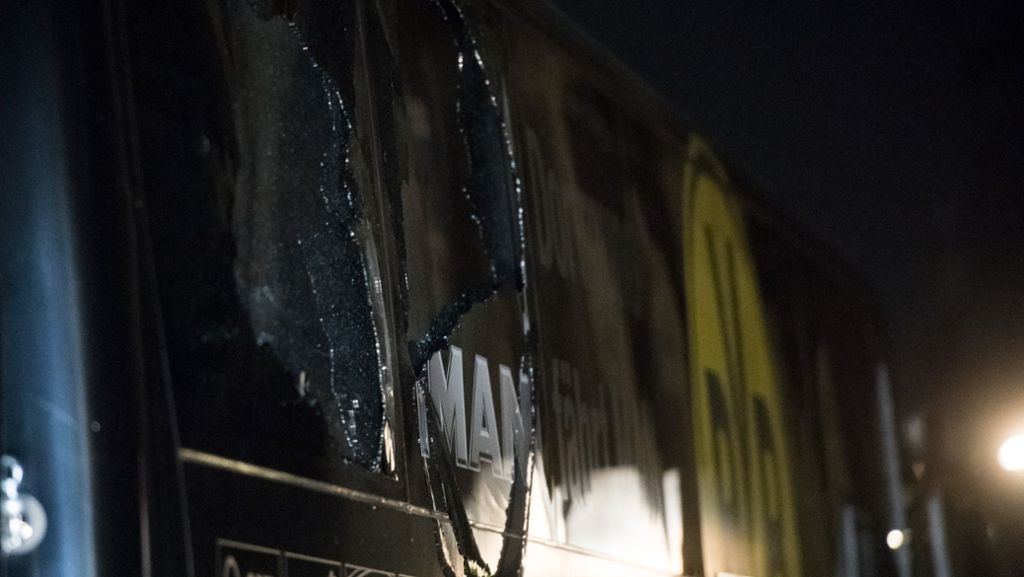 Anschlag auf BVB-Bus: Polizeieinsätze in vier baden-württembergischen Städten