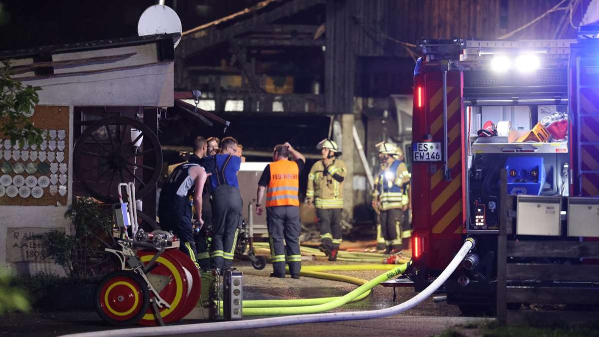 Wohnwagen brennt: 300 000 Euro Schaden durch Feuer in Reichenbach