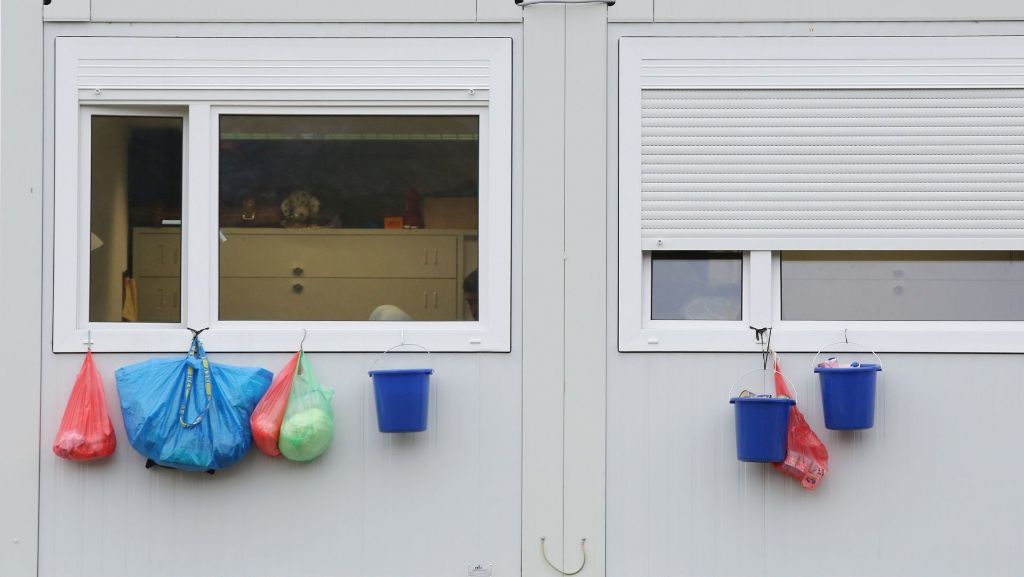 Geplante Flüchtlingsunterkunft in Konstanz: Schweinekopf an Bauzaun aufgespießt