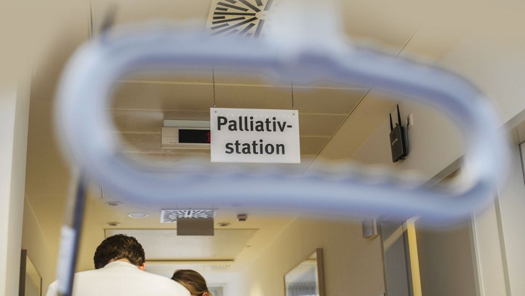 Palliativmediziner legen Verfassungsbeschwerde ein: Wenn ein Gespräch schon strafbar ist