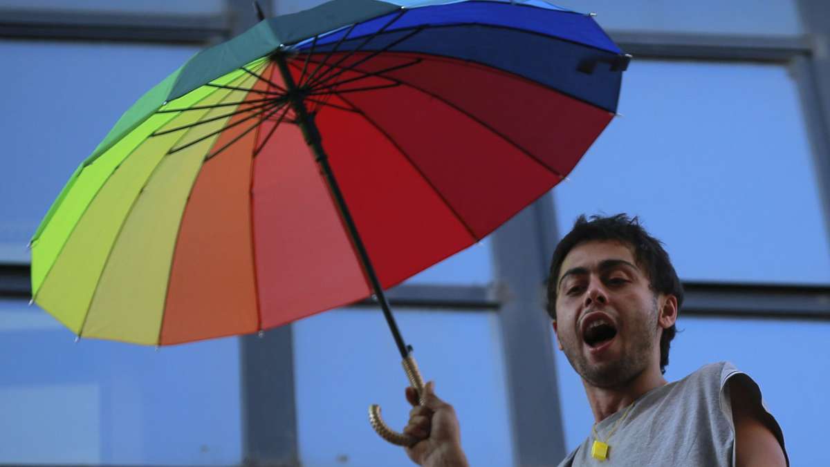 Nach EM-Regenbogen-Debatte: Wie steht es um LGBTQ-Rechte in der Türkei?