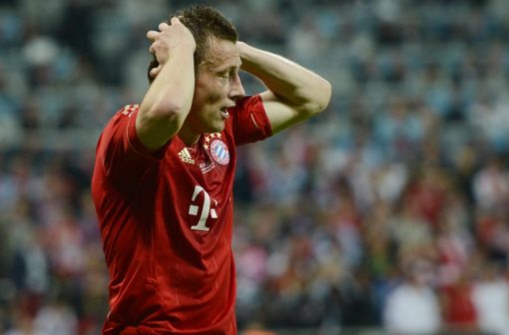 Der kroatische Stürmer Ivica Olic verlässt den FC Bayern München in Richtung Wolfsburg. Der auslaufende Vertrag beim Rekordmeister wurde nicht verlängert. Der 32-Jährige unterschreibt bei den Niedersachsen einen Zweijahresvertrag.