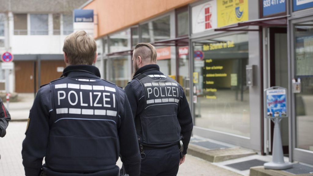 Stuttgart-Asemwald: Mann überfällt Bank und erbeutet Bargeld