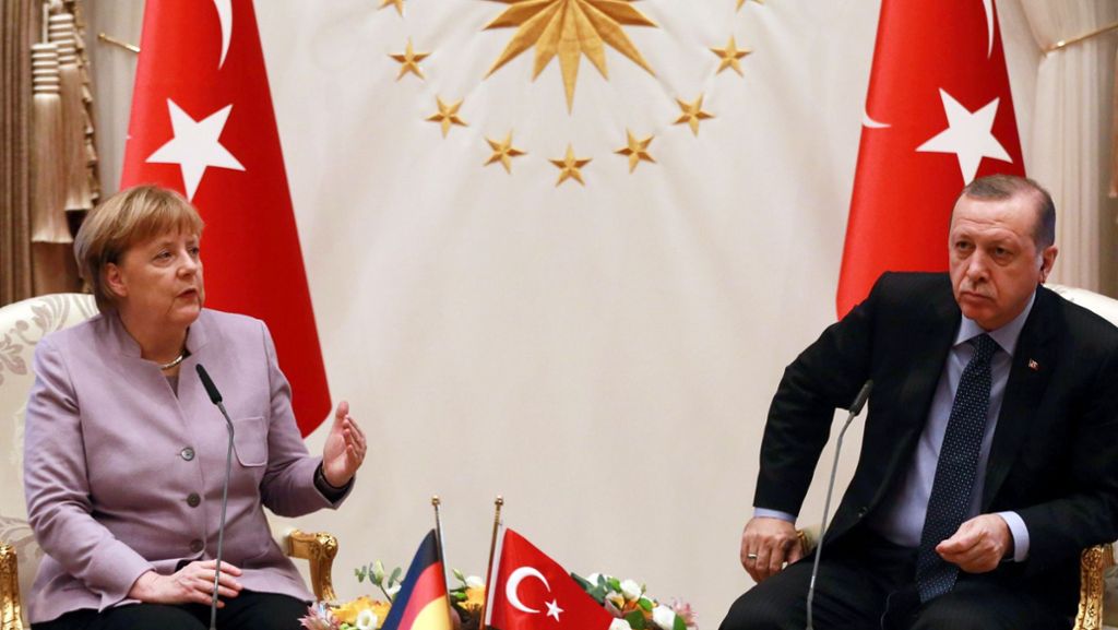 Staatsbesuch in der Türkei: Merkel mahnt bei Erdogan Demokratie an