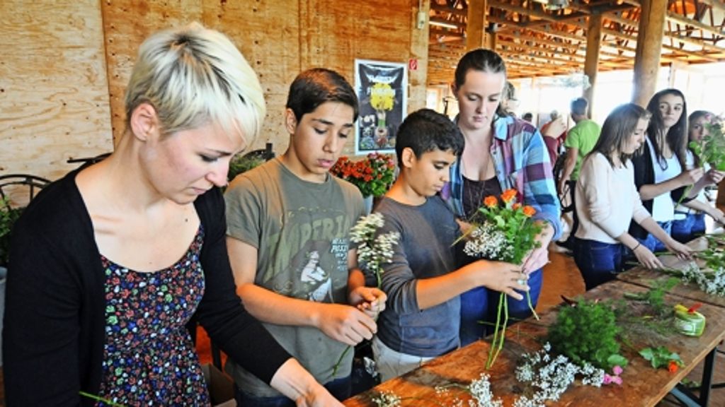 Gartenbauschule in  Hohenheim: Lehrstunde im Blumenbinden