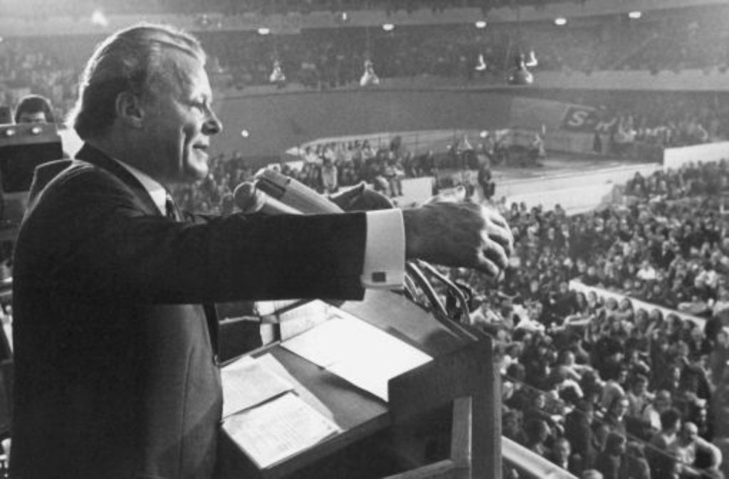 1972: Begnadeter Wahlkämpfer - Willy Brandt in der Frankfurter Festhalle.