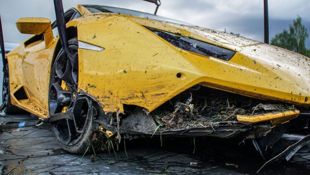A81 bei Böblingen: Lamborghini schwer beschädigt