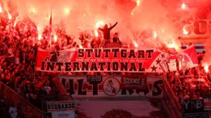 VfB Stuttgart beim FC Augsburg: „Stabiler Auswärtssupport“ –  VfB nimmt auch Augsburg ein