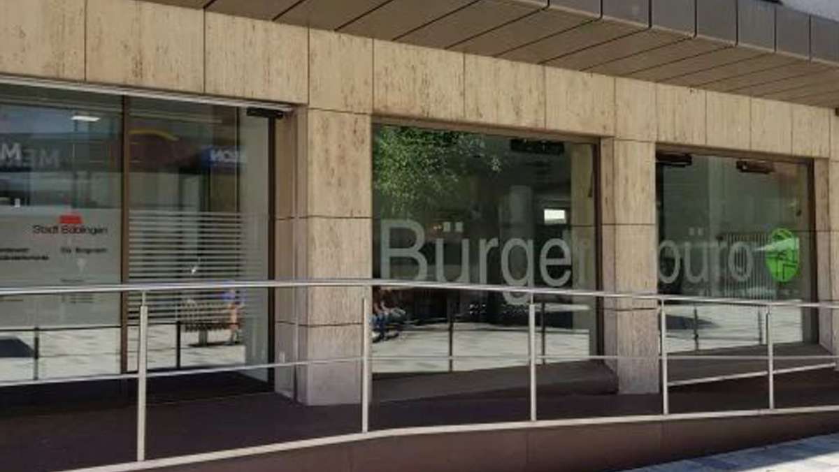 Vandalen am Werk: Haupteingang des Böblinger Bürgeramts beschädigt